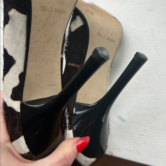 GUESS Pony Hair Cow Print Stiletto heels | 7M | Statement Animal Print Pumps - Picture 8 of 10
